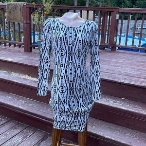 Aniina Size Med Bodycon Style Dress Black and White Printed Long Sleeve- Anthrop